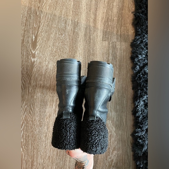 Michael Kors Channing Leather & Sherpa Boot - Picture 4 of 4